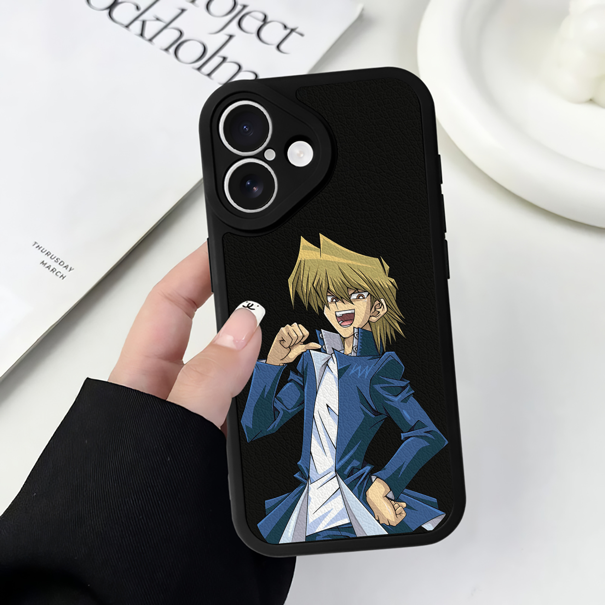 遊☆戯☆王 Yu-Gi-Oh! 【iPhone 16シリーズ対応】シリコンスマホケース（レザー調） 材質：シリコン